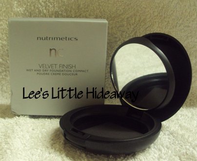 Nutrimetics nc Velvet Finish Wet & Dry Foundation Compact